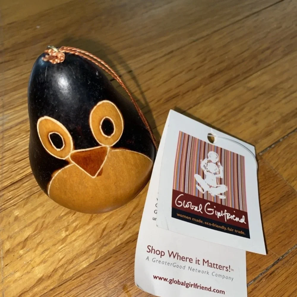 Global‎ Girlfriend Happy Penguin Gourd Ornament NWT